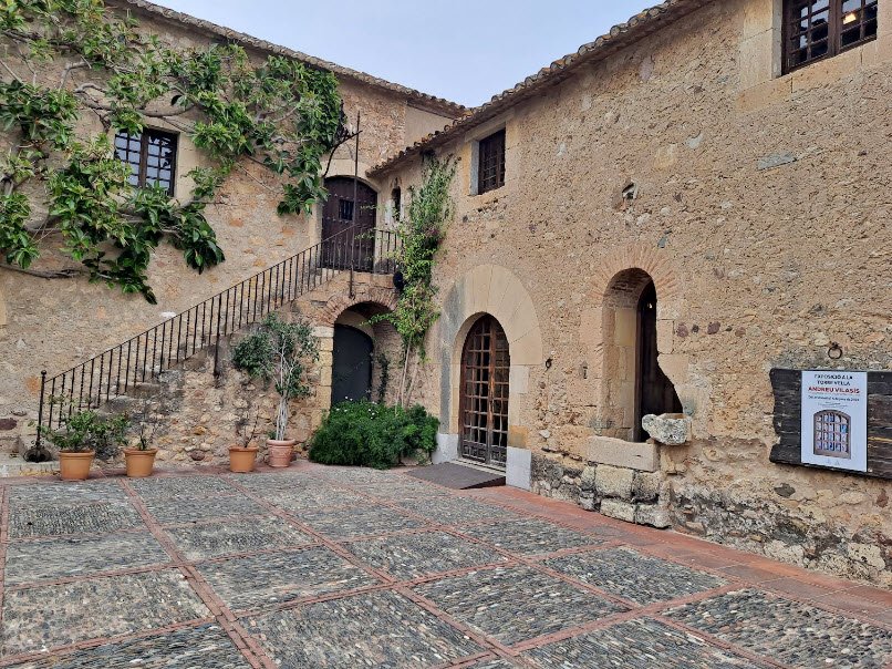 Torre Vella - Galeria de pintures i altres, Spain
